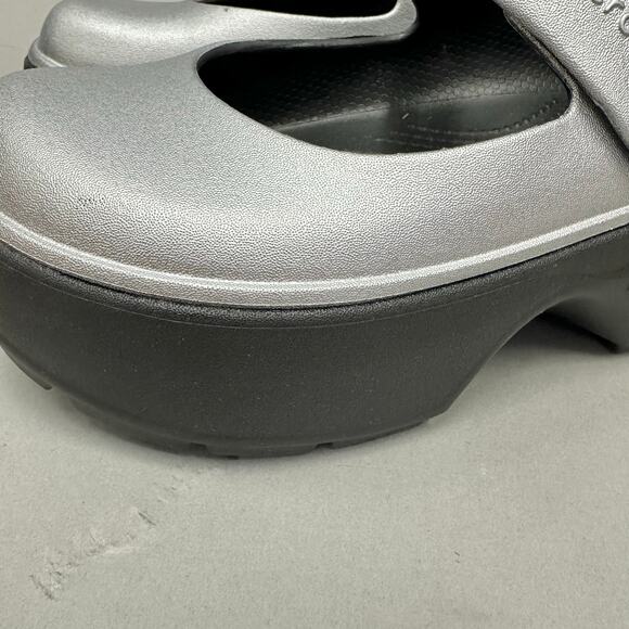 Crocs Stomp Mary Jane Platform Shoes in Silver/Black Women's Size 10 Mens 8 NWOT - Picture 5 of 16